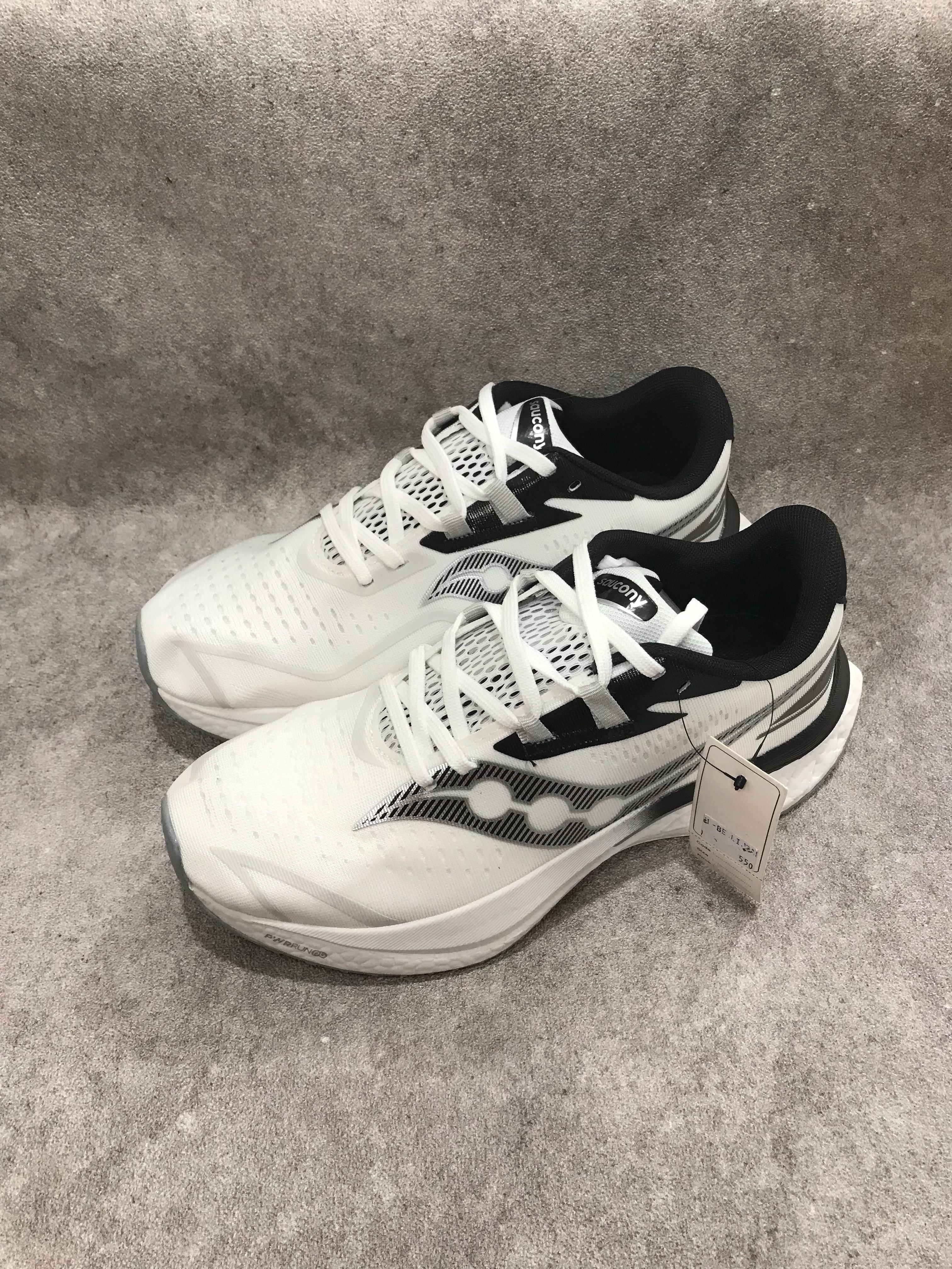 SAUCONY ENDORPHIN PUTIH HITAM