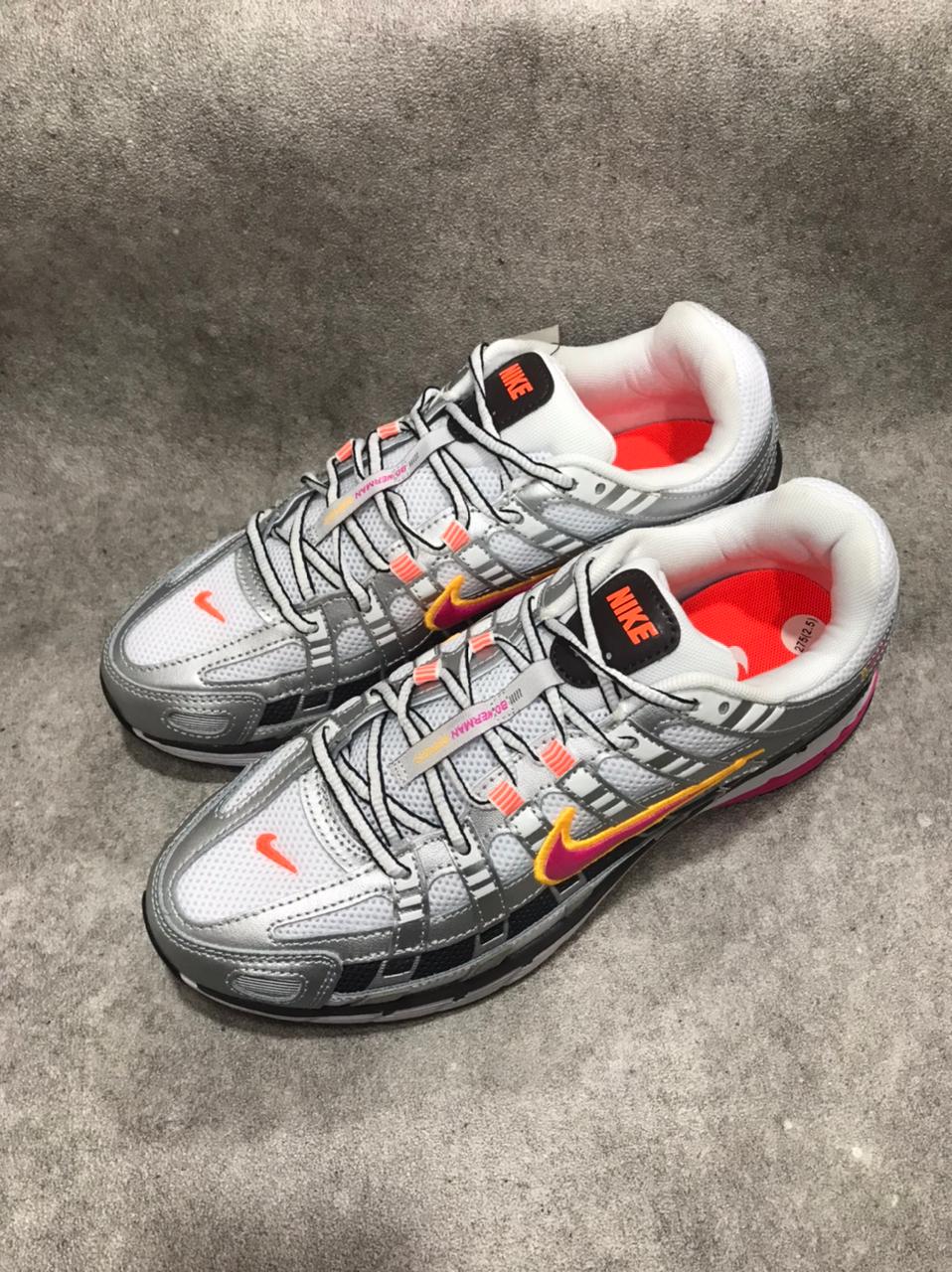 NIKE P 6000 METALIC ABU