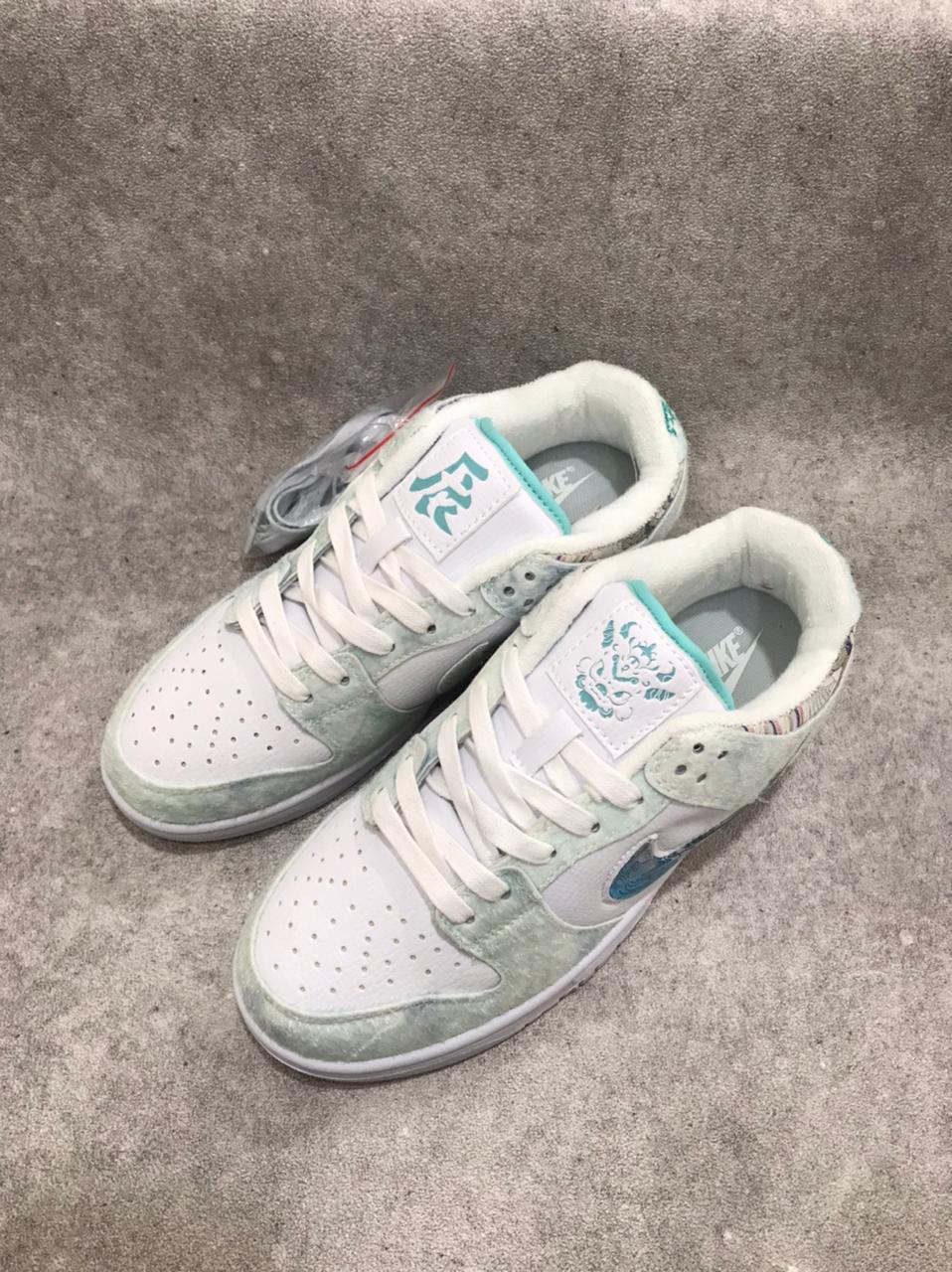 NIKE STEAM FUPPET TOSCA